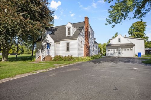 2760 Sweden Walker Rd, Brockport, NY, 14420-9411 | Card Image