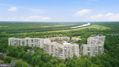 1122-19385 Cypress Ridge Ter, LEESBURG, VA, 20176-5171 | Card Image