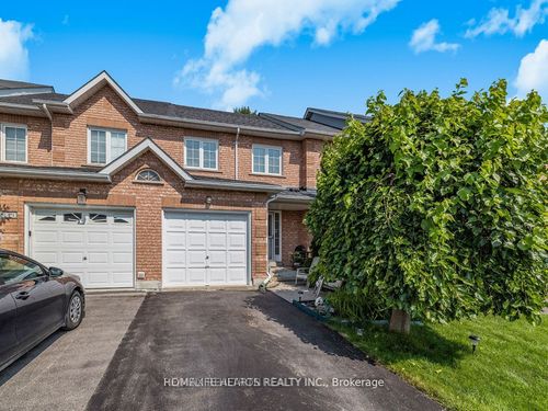 213 Park Dr, Stouffville, ON, L4A1J8 | Card Image