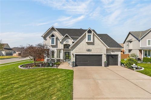 661 N Poplar Cir, Gardner, KS, 66030-1817 | Card Image