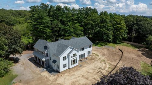 21 Whippoorwill Rd, Armonk, NY, 10504-1328 | Card Image