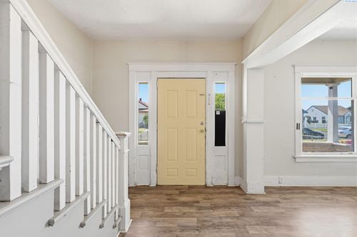 307 W Bonneville St, Pasco, WA, 99301-5334 | Card Image