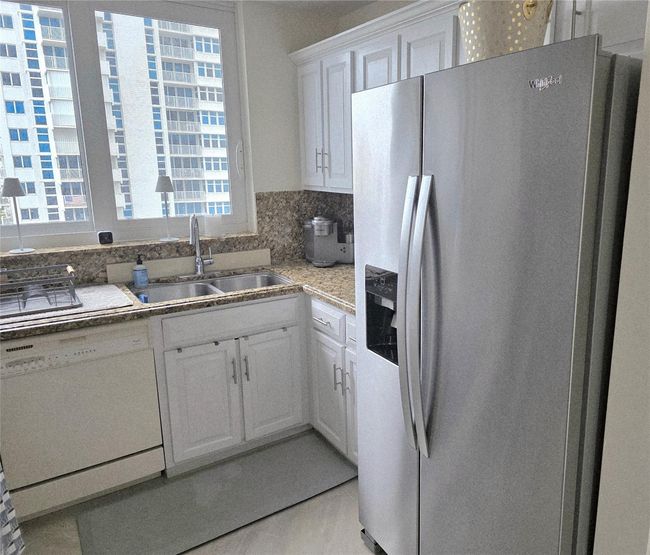 APT-1105 - 1370 S Ocean Blvd, Condo with 2 bedrooms, 2 bathrooms and null parking in Pompano Beach FL | Image 14