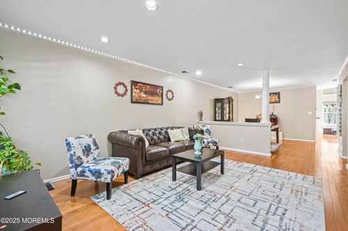 172 Windsong Cir, East Brunswick, NJ, 08816-5340 | Card Image