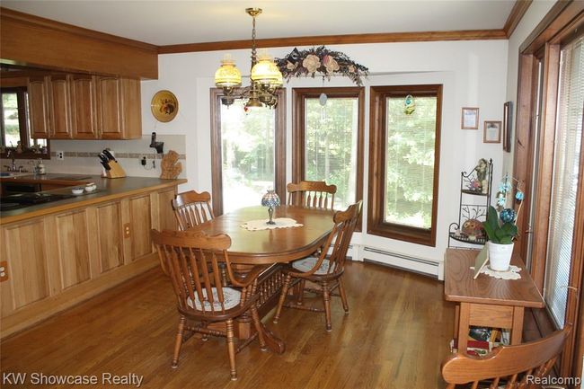 Large dining room. | Image 6