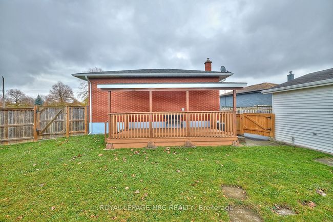 7405 Susan Cres, House other with 4 bedrooms, 2 bathrooms and 4 parking in Niagara Falls ON | Image 12