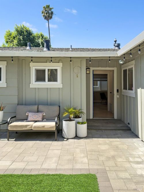 1 Alta Drive, Petaluma, CA, 94954 | Card Image