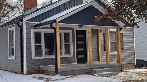 713 2nd Street Pl Sw, Conover, NC, 28613-2615 | Card Image