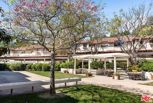 apt-106-501 Palisades Dr, Pacific Palisades, CA, 90272-2847 | Card Image