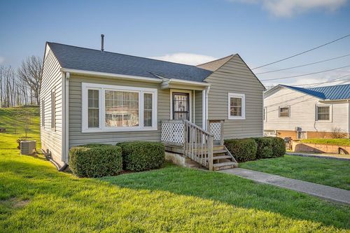 107 Saylors St, Sparta, TN, 38583-1638 | Card Image