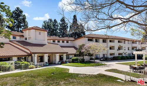 apt-105-501 Palisades Dr, Pacific Palisades, CA, 90272-2847 | Card Image