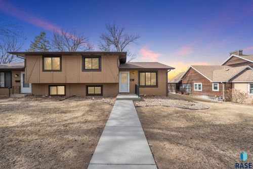 2427 S Center Ave Avenue, Sioux Falls, SD, 57105 | Card Image