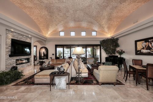 8406 E Calle Buena Vis, Scottsdale, AZ, 85255-4208 | Card Image