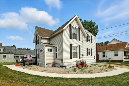 1247 W Erie Ave, Lorain, OH, 44052-1365 | Card Image
