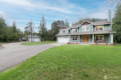 37406 323rd Ave Se, Enumclaw, WA, 98022-8106 | Card Image
