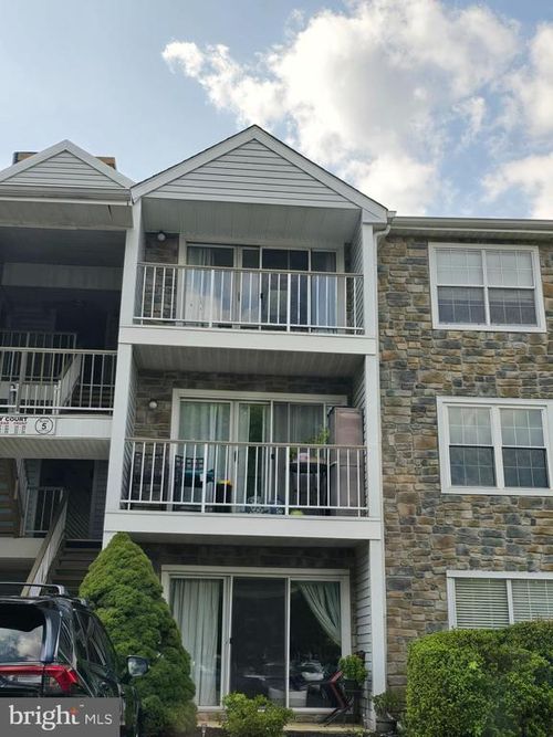 28 Holly Ct, Hamilton, NJ, 08619-4633 | Card Image