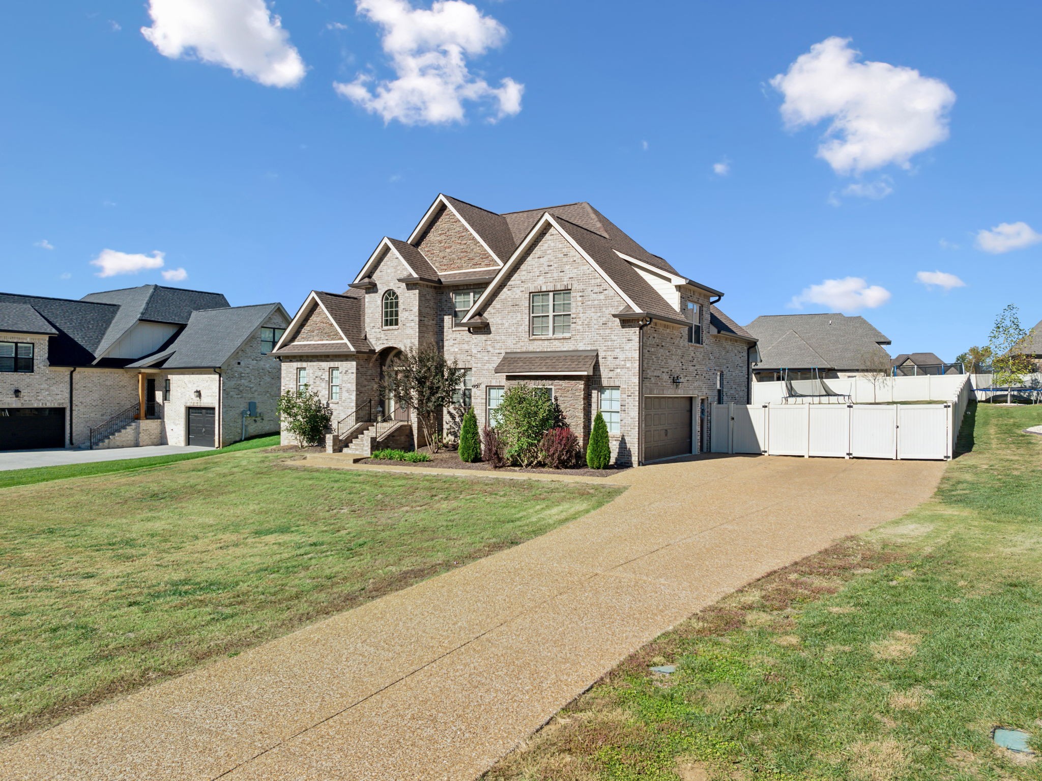 211 Ivie Ln, For Sale in Lebanon Zoocasa