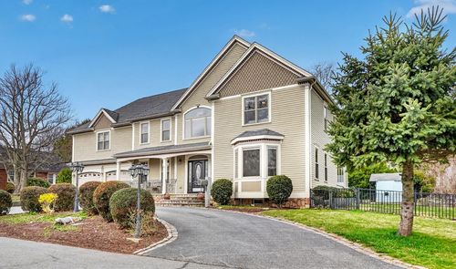 75 Bonney St, Westwood, MA, 02090-3542 | Card Image