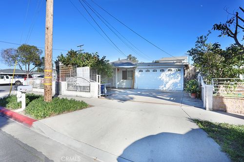 821 Gunther Street, Santa Ana, CA, 92703 | Card Image