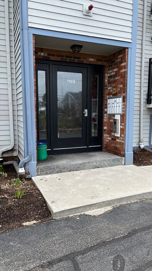 apt-2-1169 Nantasket Ave, Hull, MA, 02045-1254 | Card Image