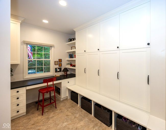 Custom Lockers to Help the Family Stay Organized | Image 18