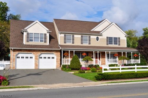 3 Aberdeen Ct, Haledon, NJ, 07508-1218 | Card Image