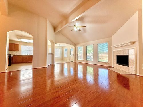 8143 Solara Bnd, Houston, TX, 77083-5044 | Card Image