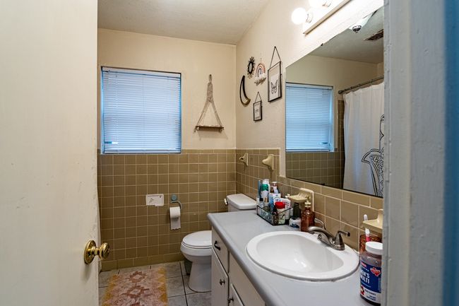 1216 Hunt Bathroom | Image 23