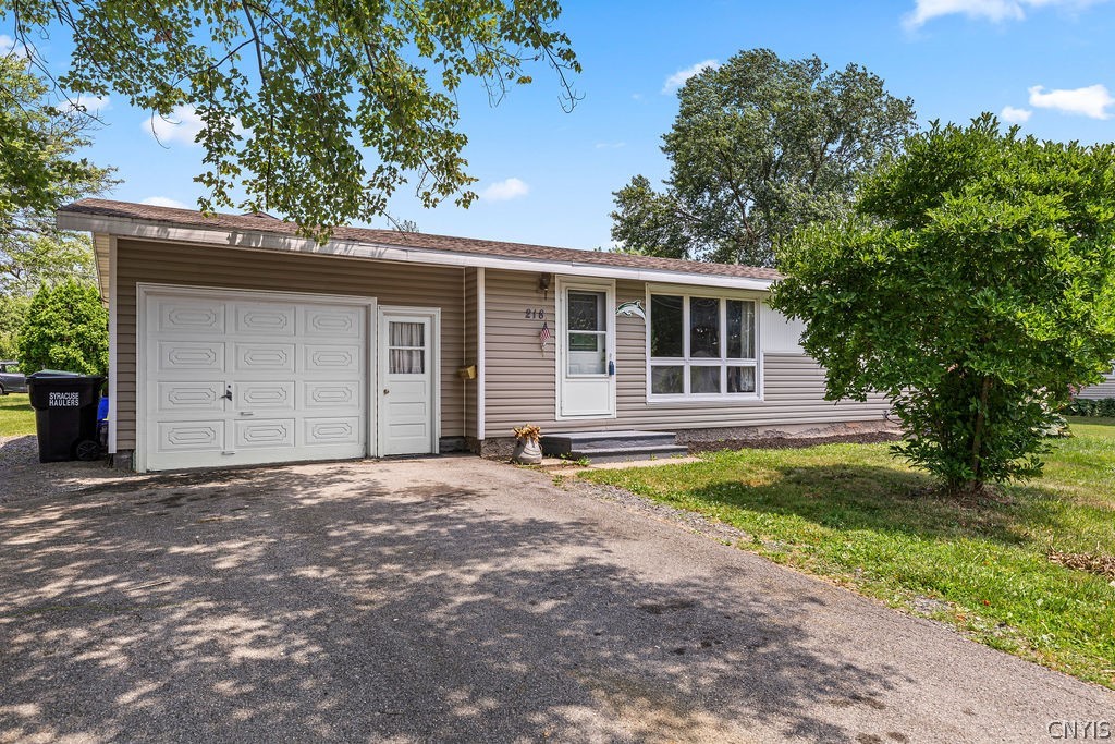 Sunflower Dr, Liverpool, NY 13088