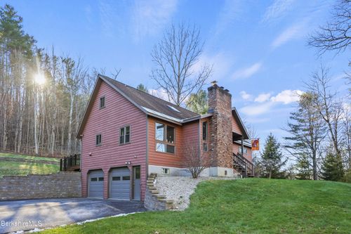 551 Tamarack Rd, Pittsfield, MA, 01201-8016 | Card Image