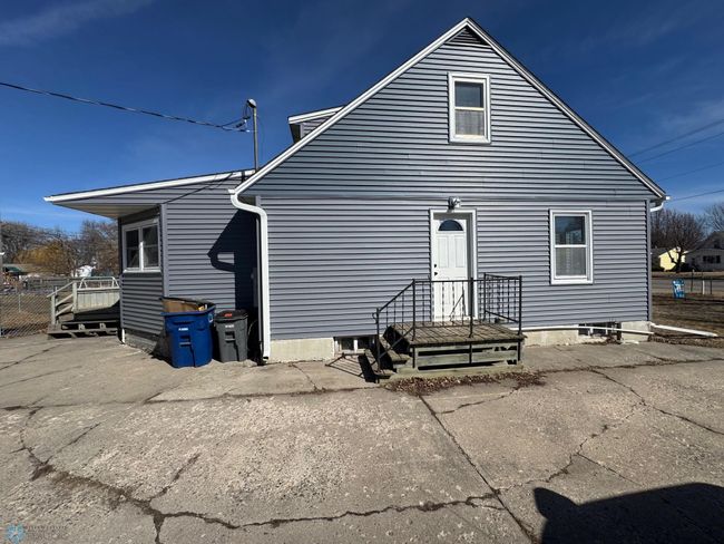 Side entry of home | Image 46