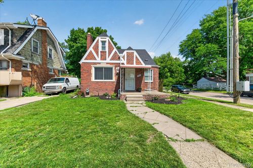 15800 Saint Marys St, Detroit, MI, 48227-1932 | Card Image