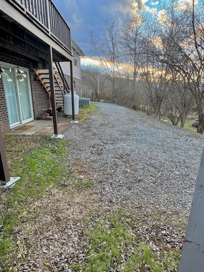 115 Kennedy Dr, House other with 5 bedrooms, 3 bathrooms and null parking in Pounding Mill VA | Image 4