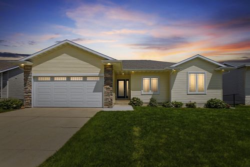 4316 Wedgewood Dr, Cedar Falls, IA, 50613-5904 | Card Image