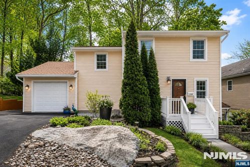119 Sherwood Ave, Mahwah, NJ, 07430-1266 | Card Image