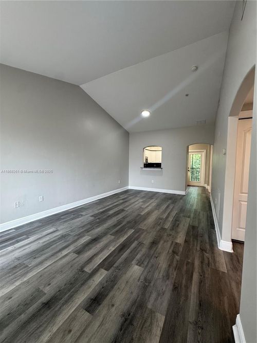 apt-204-4154 Castilla Cir, FORT MYERS, FL, 33916-9510 | Card Image