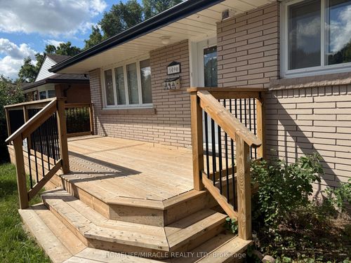 1090 Winterhalt Ave, Cambridge, ON, N3H4J9 | Card Image