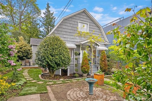 a-5548 27th Ave Ne, Seattle, WA, 98105-5510 | Card Image
