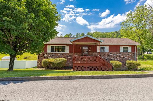 202 Braddock St, Fairmont, WV, 26554-2208 | Card Image