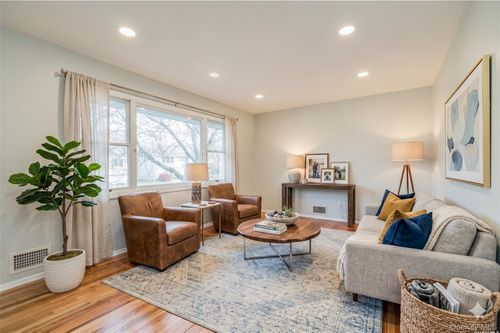 29 Ripley Dr, Northport, NY, 11768-3052 | Card Image