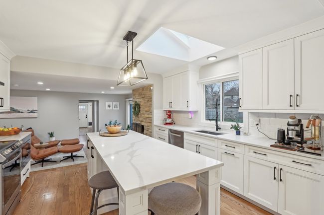 2542 Woodlawn Rd, House other with 4 bedrooms, 3 bathrooms and 2 parking in Northbrook IL | Image 7