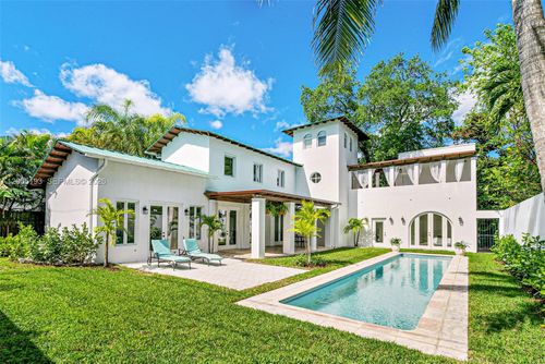 3930 Crawford Ave, Coconut Grove, FL, 33133-6158 | Card Image