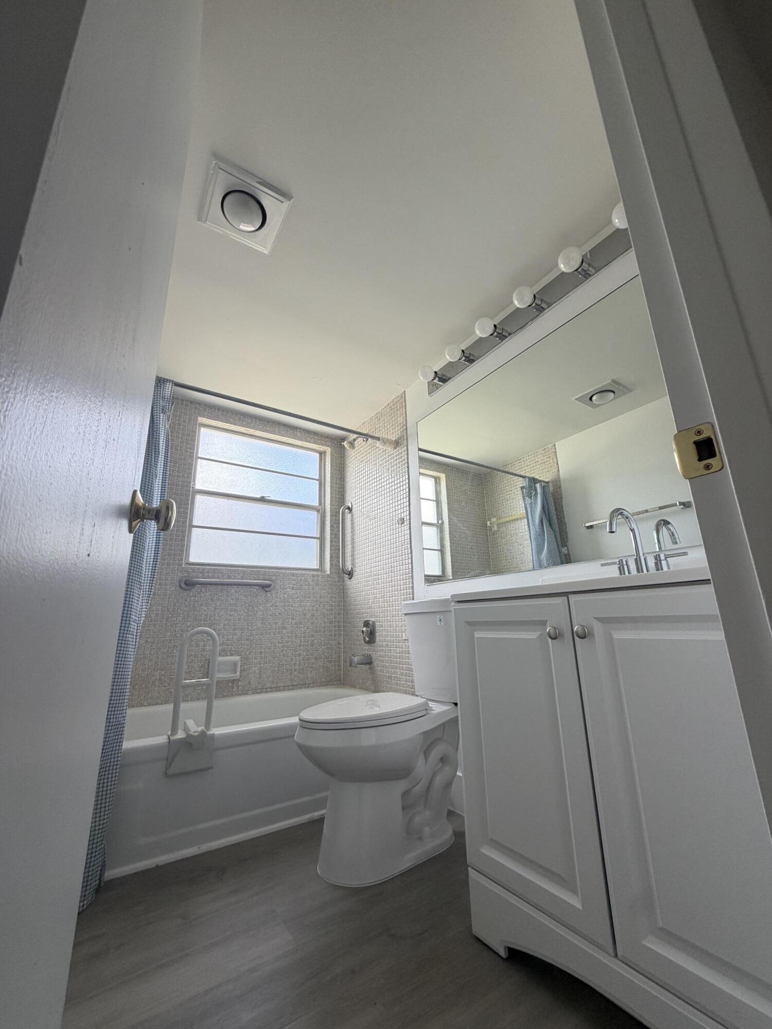 Residential Lease in Boca Raton 4