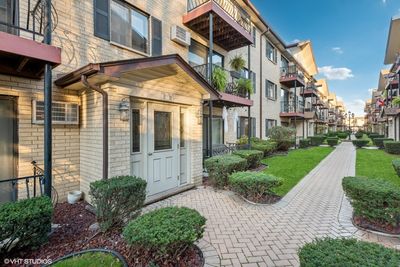 201A - 5159 N East River Road, Condo with 2 bedrooms, 1 bathrooms and 1 parking in Chicago IL | Image 1