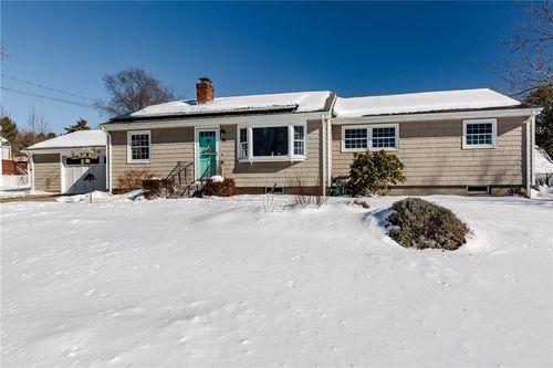 10 Smithfield Dr, Middletown, RI, 02842-5233 | Card Image