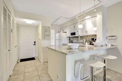 apt-306-2230 N Cypress Bend Dr, Pompano Beach, FL, 33069-4497 | Card Image