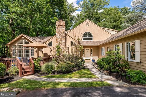 406 Brighton Cir, Devon, PA, 19333-1043 | Card Image