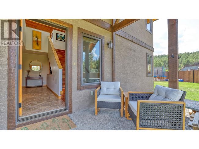 1910 Pineridge Dr, House other with 5 bedrooms, 3 bathrooms and 23 parking in Invermere BC | Image 7