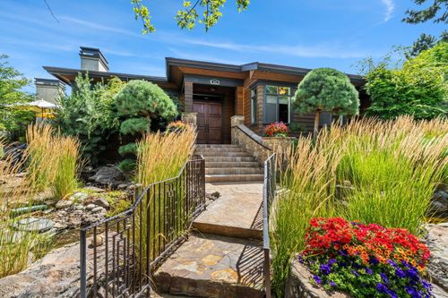 855 Nw Haleakala Way, Bend, OR, 97703-6726 | Card Image