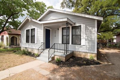 3010 E 12th Street, House other with 3 bedrooms, 1 bathrooms and 2 parking in Austin TX | Image 1